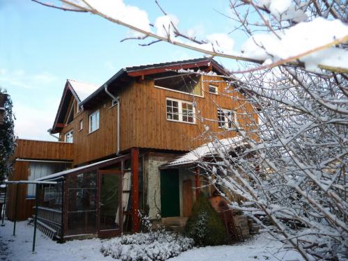 westerwald-ferienhaus-Gartenblick-im-Winter-006